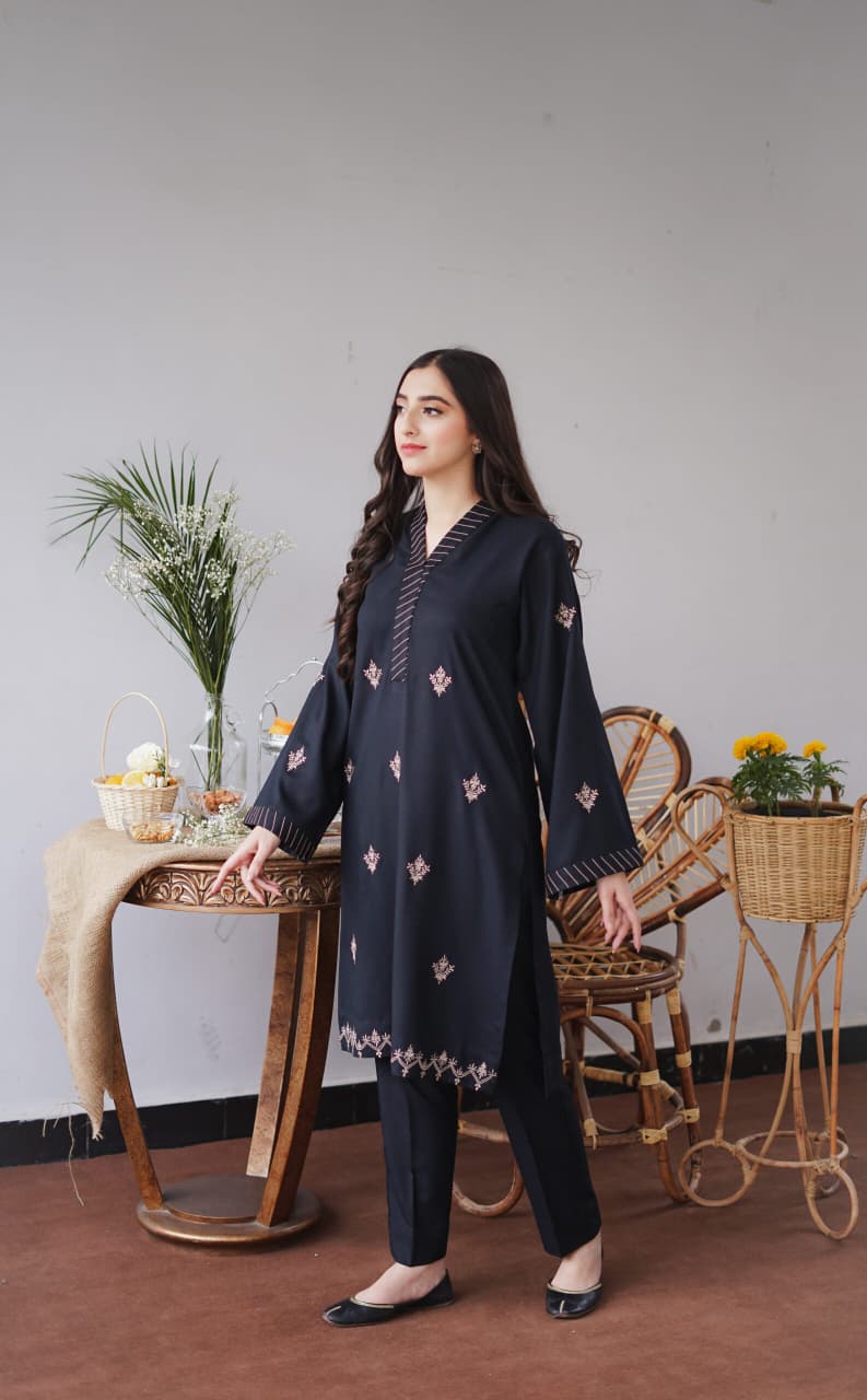 ★ Premium Dhanak 3-Piece Embroidered Winter Collection