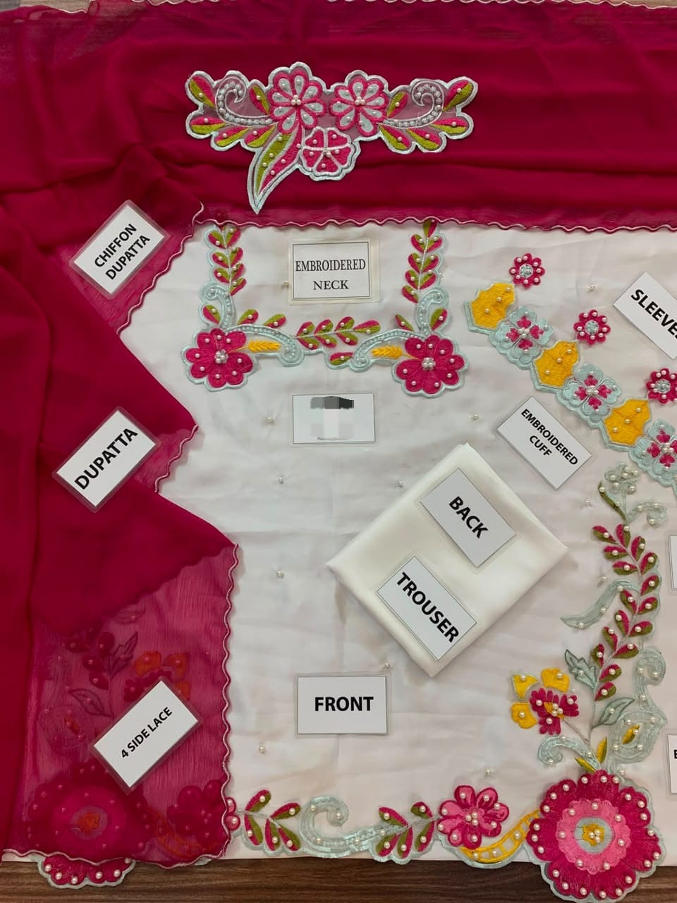 ★ SHANZAY ANOSHY — MULTI FLORAL COLLECTION SHAMOOZ SILK★